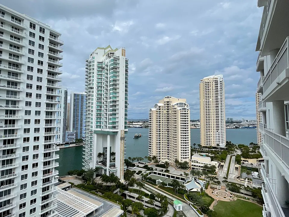 701 Brickell Key Blvd #2407