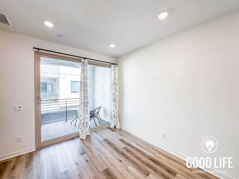 1582 Topeka Ave #4 — Photo 8