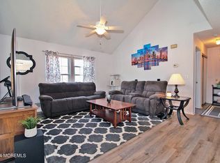 703 Ivy Ct, Jackson, NJ