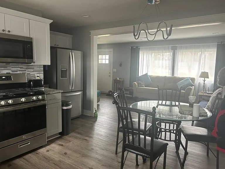 1442 Andrea Dr — Photo 2