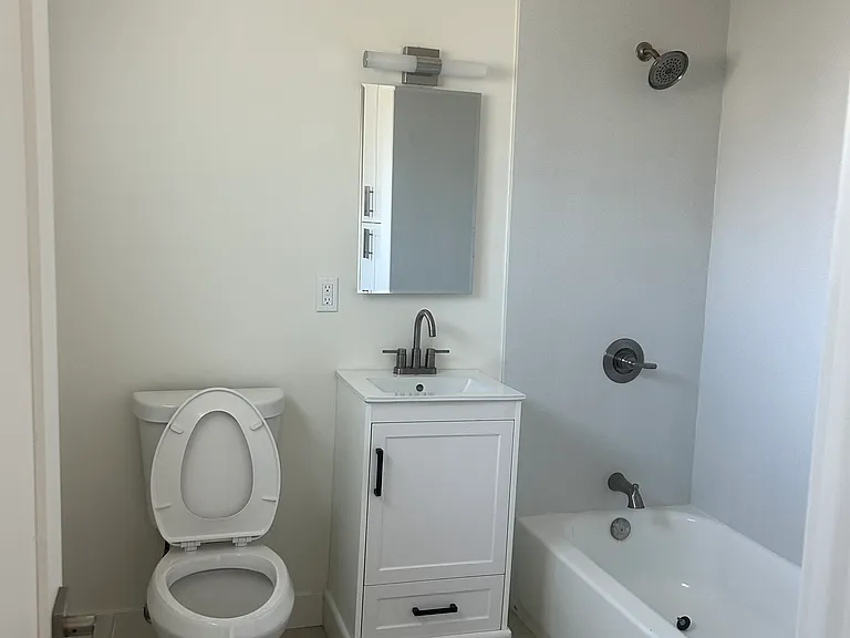 1401 S Standard Ave — Photo 8
