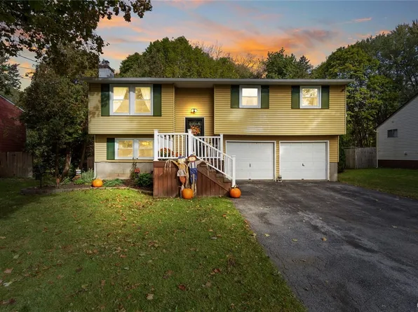 5827 Reis Dr, Cicero, NY 13039