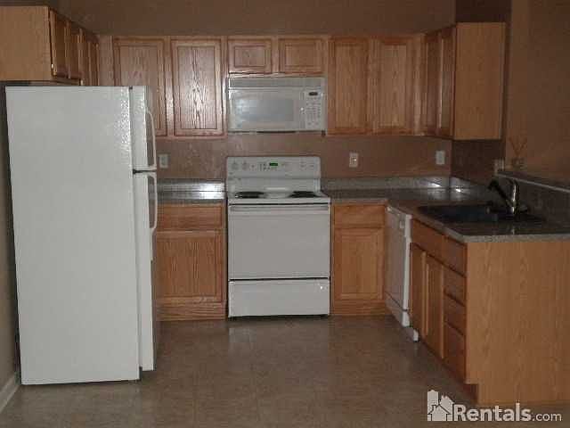 1st image of 14406 Vauxhall Dr