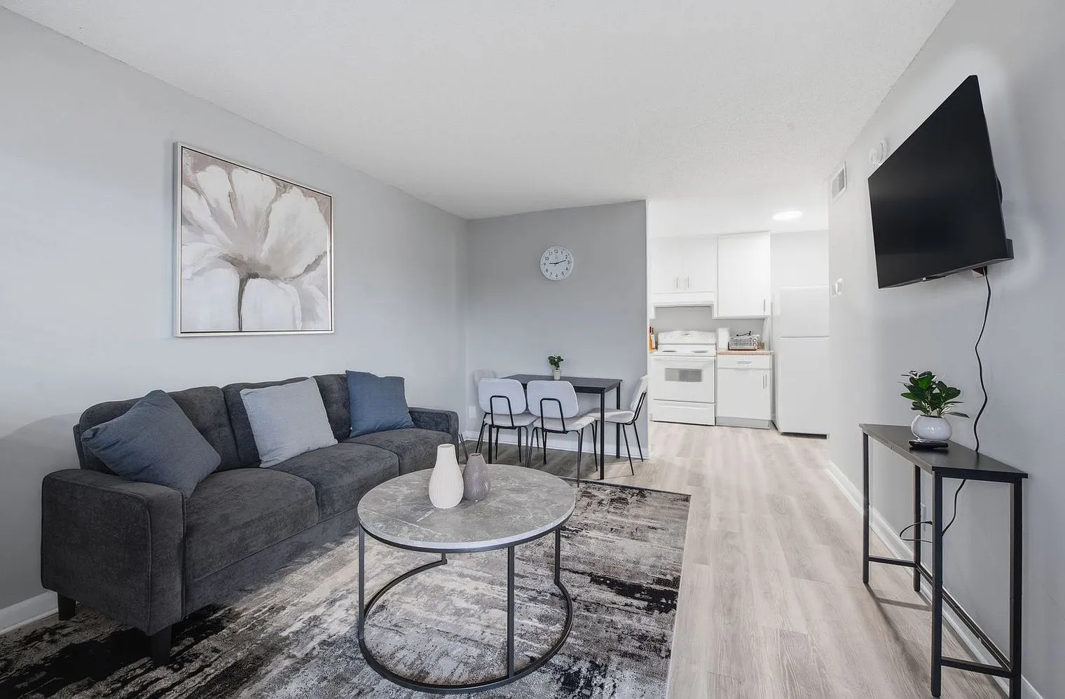 1 bed, 1.0 bath, 5349 sqft, $2,178 — Photo 1