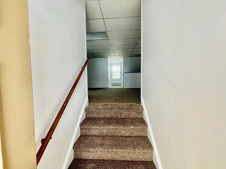 514 East Chestnut — Photo 3