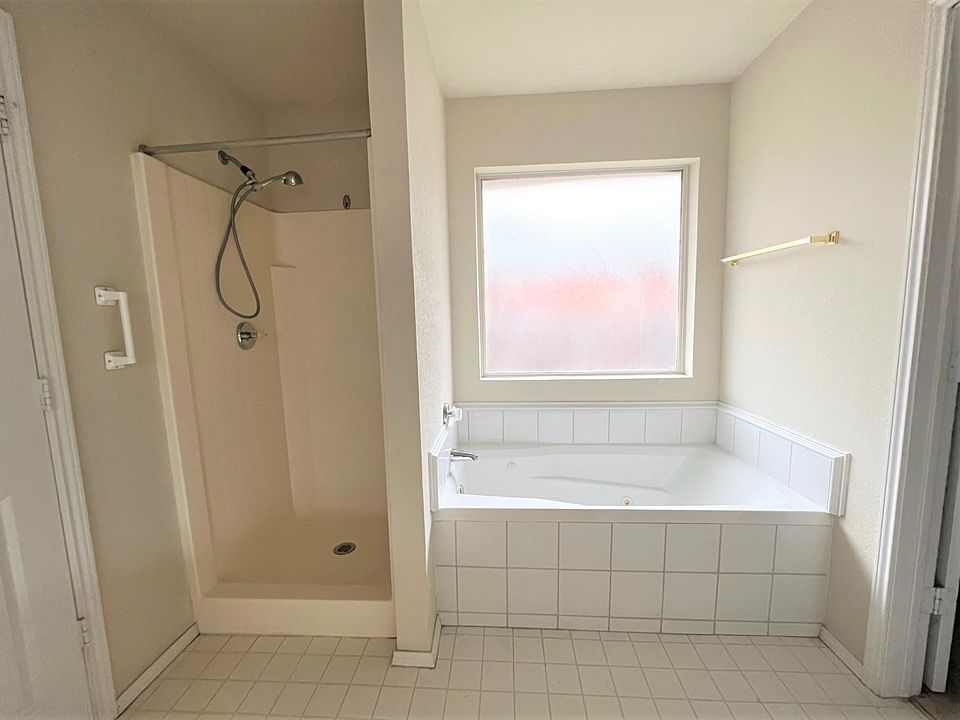 1st image of 4720 Saint Thomas Pl