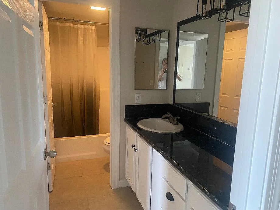 2 bed, 929 sqft, $1,495 — Photo 3