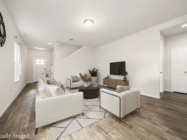 13925 Heywood Dr — Photo 7