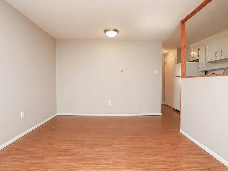 Topaz Apartments — Photo 37