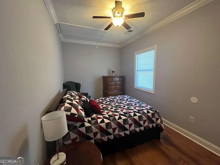 285 Savannah Ave — Photo 7