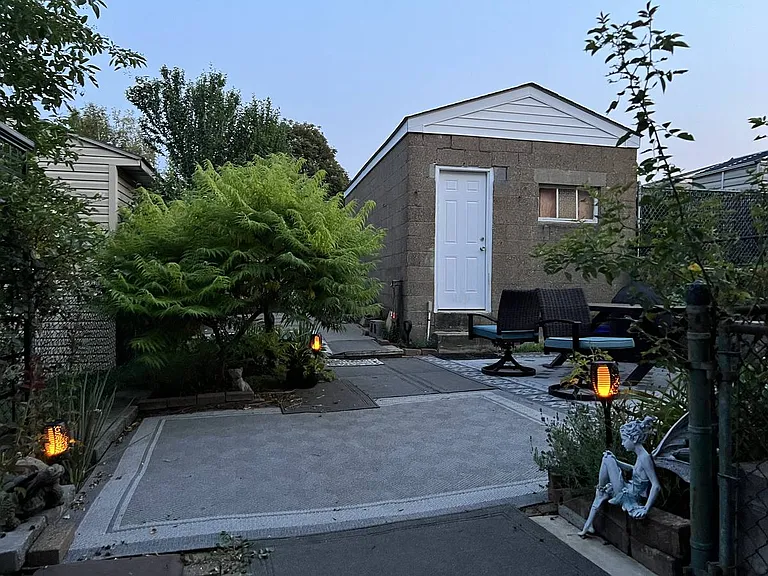 628 Blanton St — Photo 12