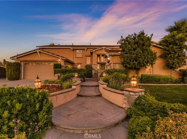 7967 Armagosa Dr, Riverside, CA 92508