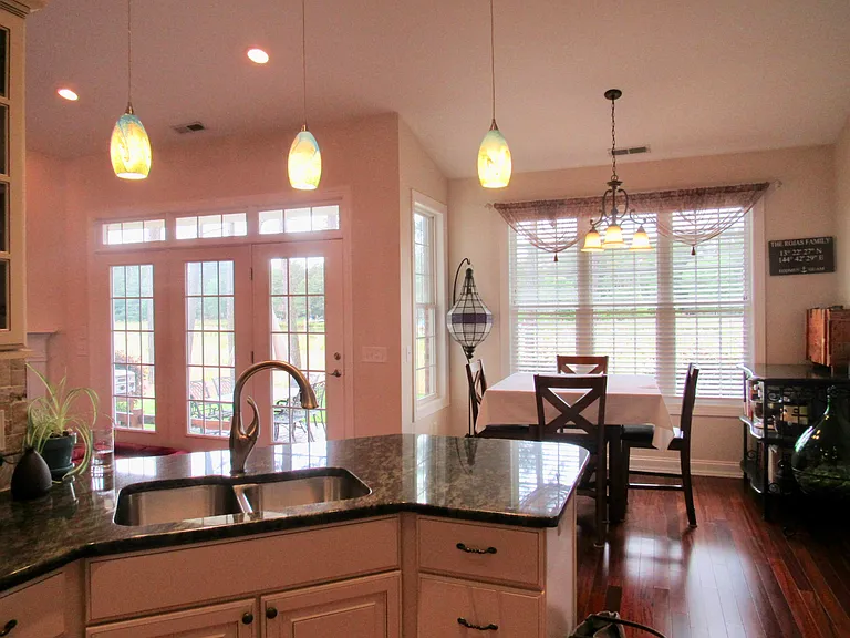 1271 Greenbriar Dr — Photo 24
