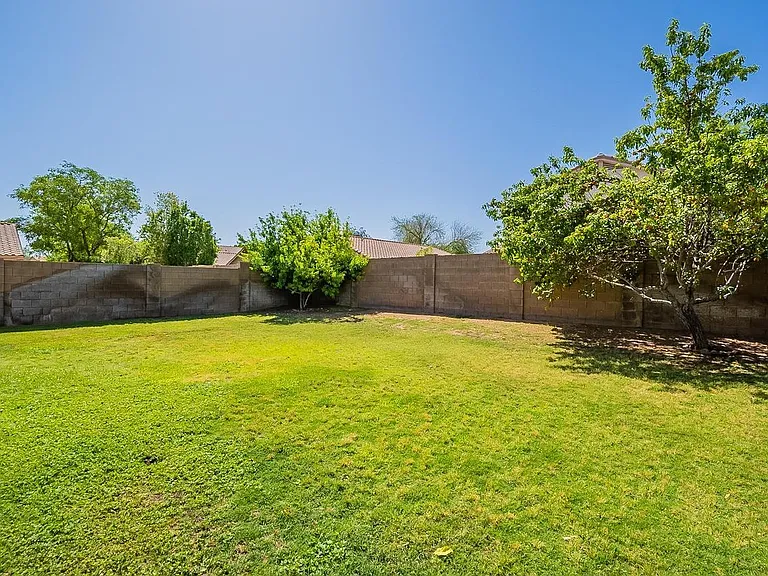 7035 W Phelps Rd — Photo 31
