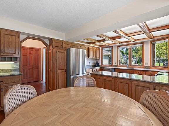 5th image of 1144 Lois Ct