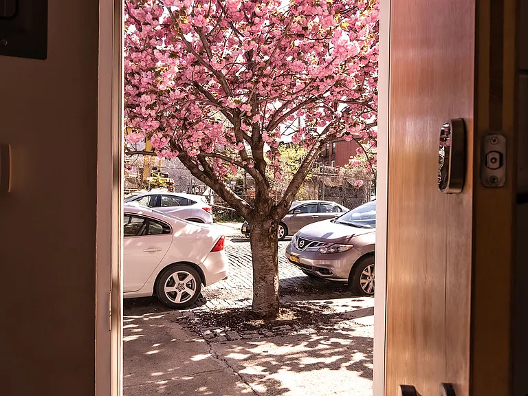 424 Van Brunt St #2 — Photo 5