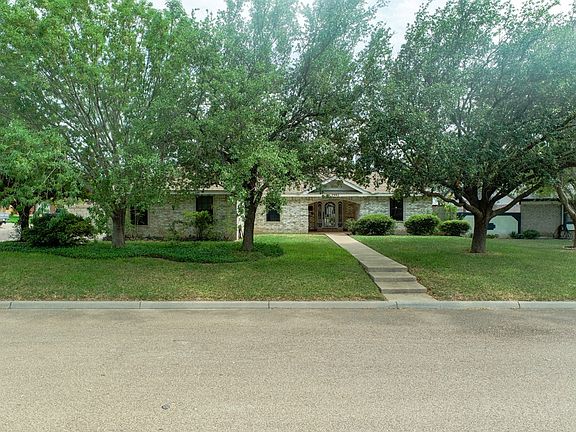 3rd image of 2982 Chapala Dr