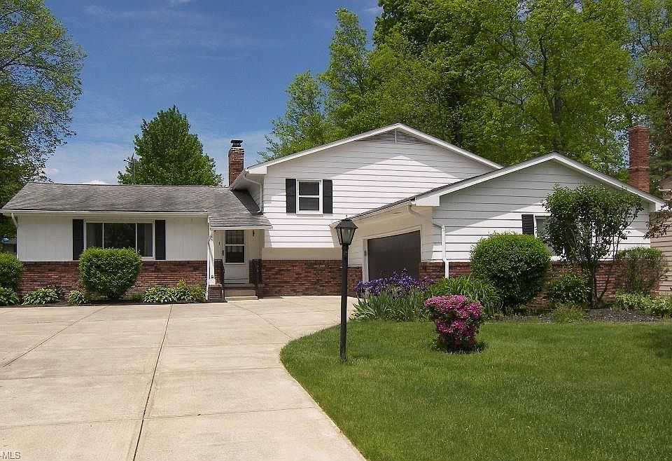 1st image of 37735 Fox Run Dr