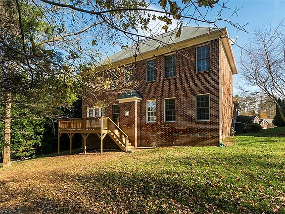 2nd image of 3711 Regents Park Ln