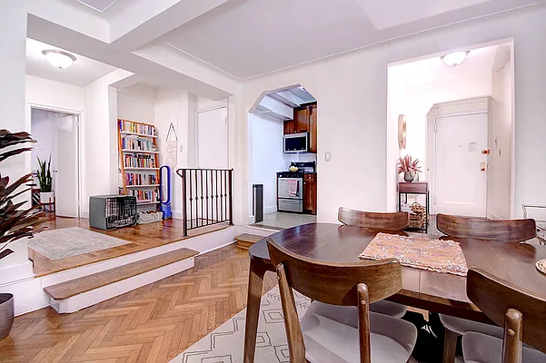 Rented by Urbane Brokerage | media 3