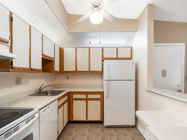 10869 W Clairmont Cir #209, Fort Lauderdale, FL 33321