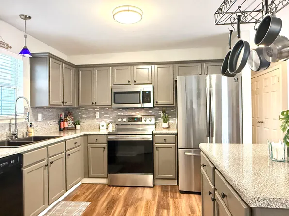 1027 W Montebello Cir, Cordova, TN 38018