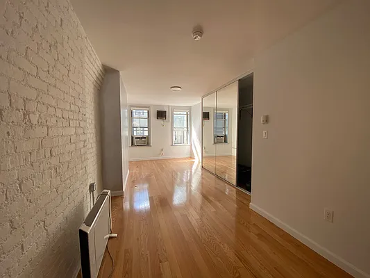 Rented by One New York Realty Inc | media 8