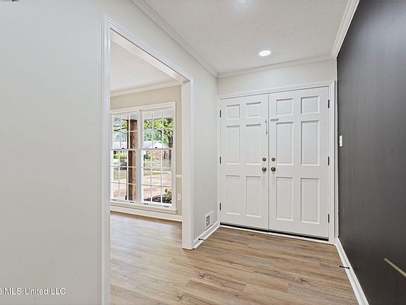5th image of 8705 Greenway Rd