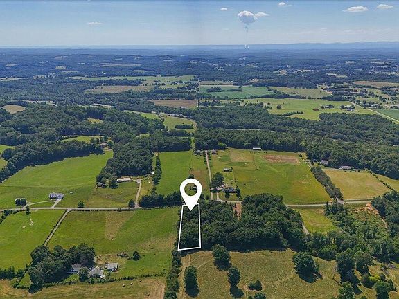 5th image of 326 County Rd