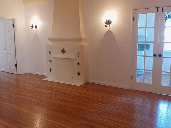 2nd image of 337 N Heliotrope Dr #337