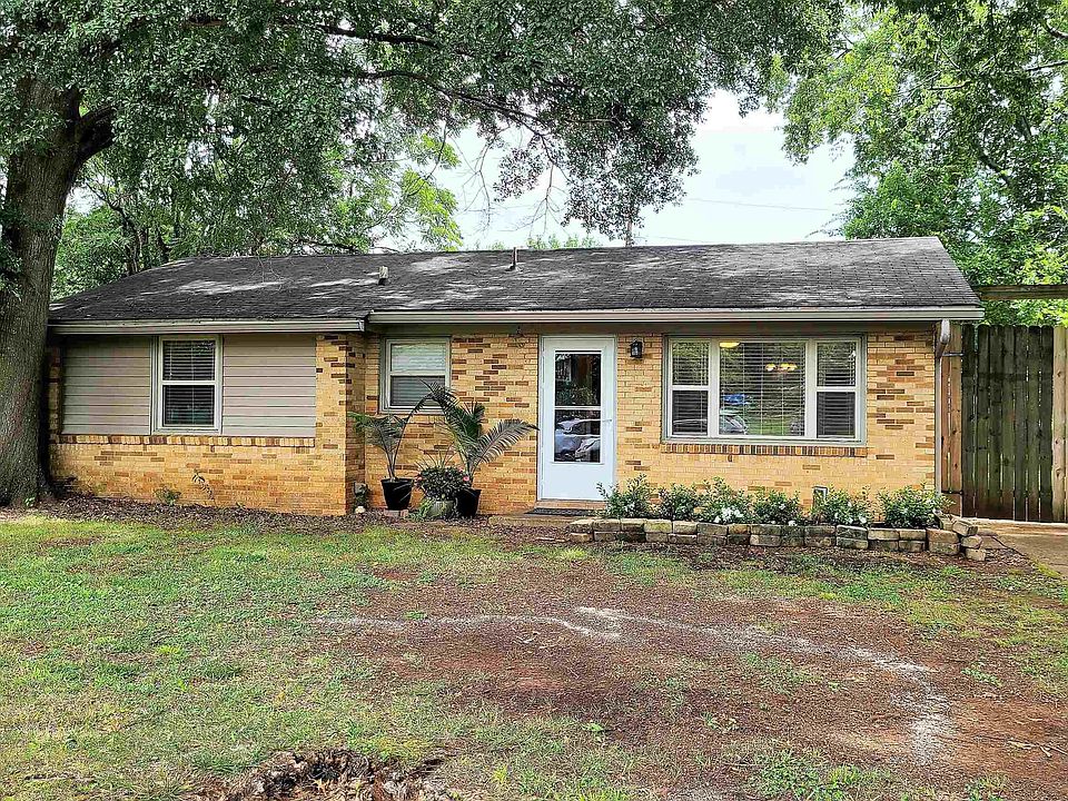1st image of 2823 Holiday Dr SW