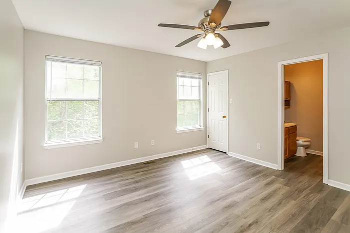 3 bed, 2.5 bath, 1415 sqft, $1,595 — Photo 4