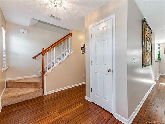 4th image of 5868 Mahogany Pl SW