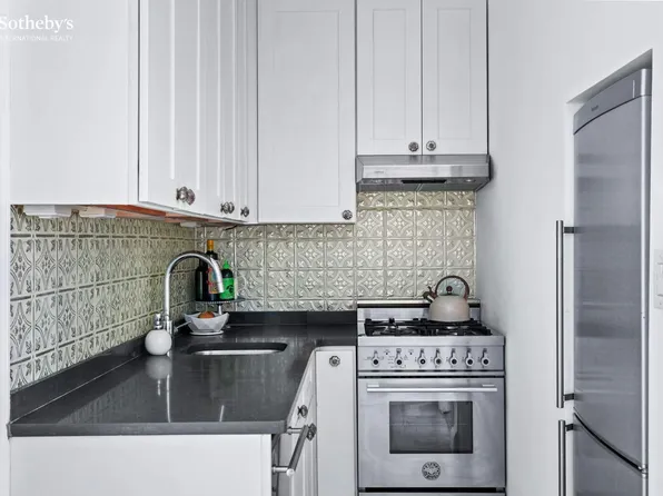 507 East 12th Street image 4 of 10