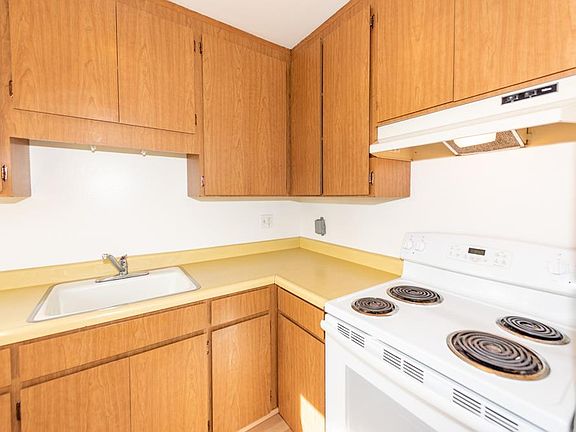 4th image of 1101 Laguna Ave