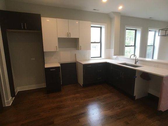 3rd image of 1472 W Summerdale Ave #1325