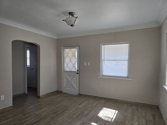 3rd image of 529 W Church Ave