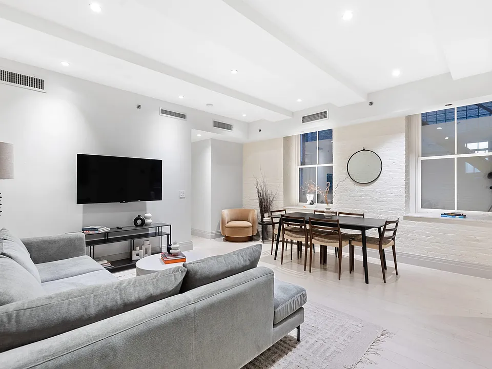 43 W 27th St #2R