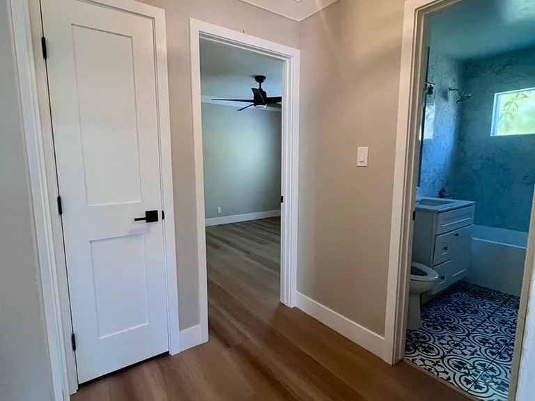 982 Ravenscourt Ave #2 — Photo 4