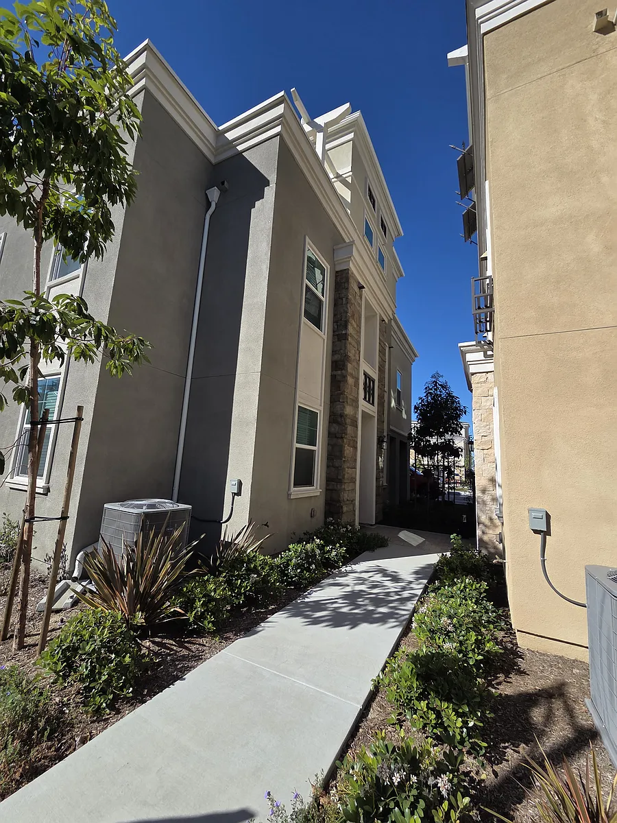 Building Photo - 711 Winchester Dr