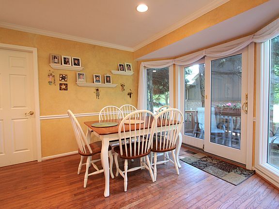 5th image of 16865 Country Knoll Dr #2