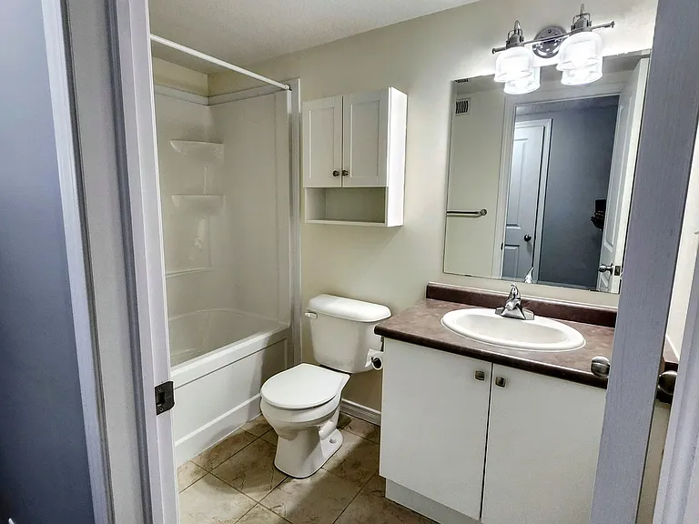 3200 Singleton Ave #25 — Photo 8