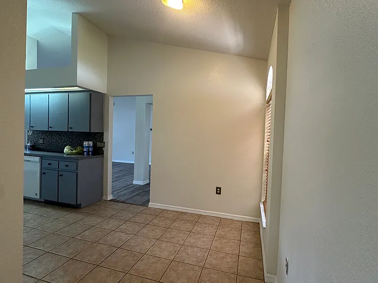 150 S Carolina Ave — Photo 5
