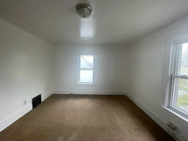 1141 N College St — Photo 27