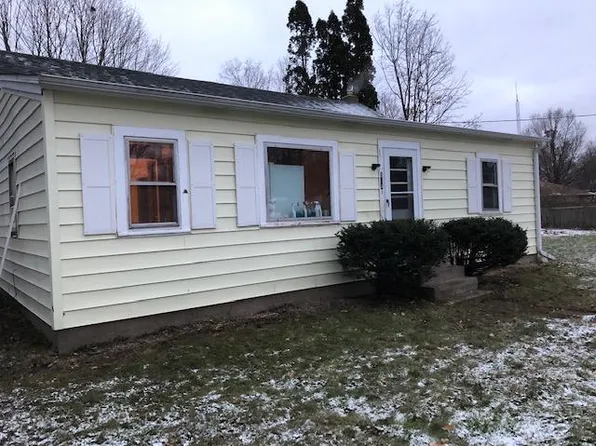 314 E Clay St, Schoolcraft, MI 49087