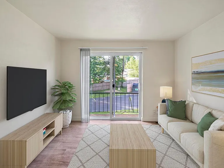 Westport Edge Apartments — Photo 3