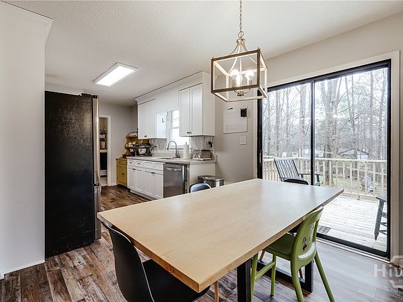 5th image of 149 Hunters Crossing Road