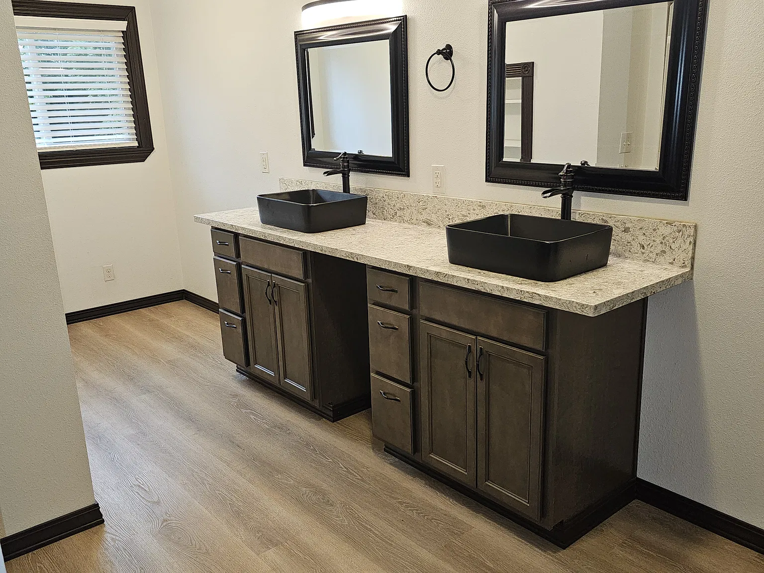 Studio, 650 sqft, $1,695 — Photo 4