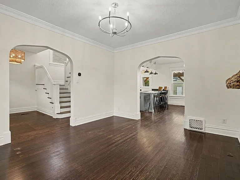 1301 S Lincoln St — Photo 6