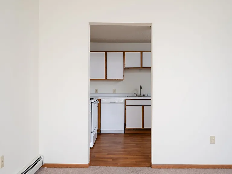 Hanley Place Senior Apartments — Photo 13